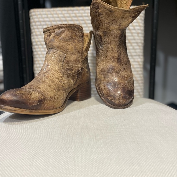 Diba True Shoes - Distressed Brown Leather Ankle Boots – Western Style, Vintage Look